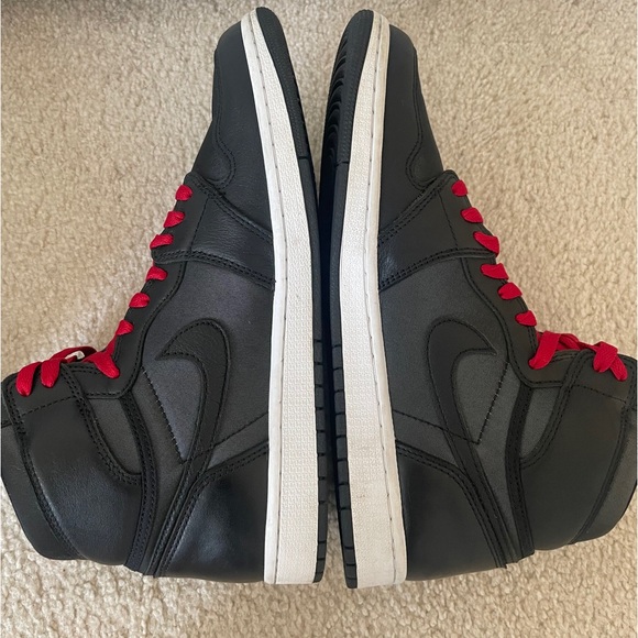 Air Jordan 1 Retro High OG 'Black Gym Red' - Picture 2 of 5